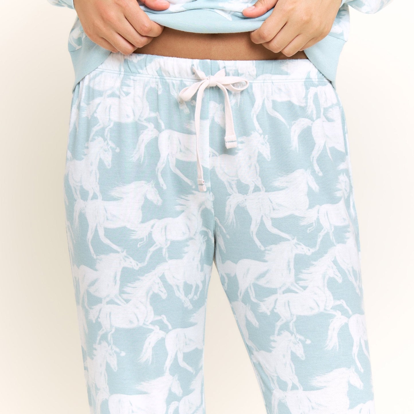 Honeydew Star Seeker Long Set in Whisper Mint Horses