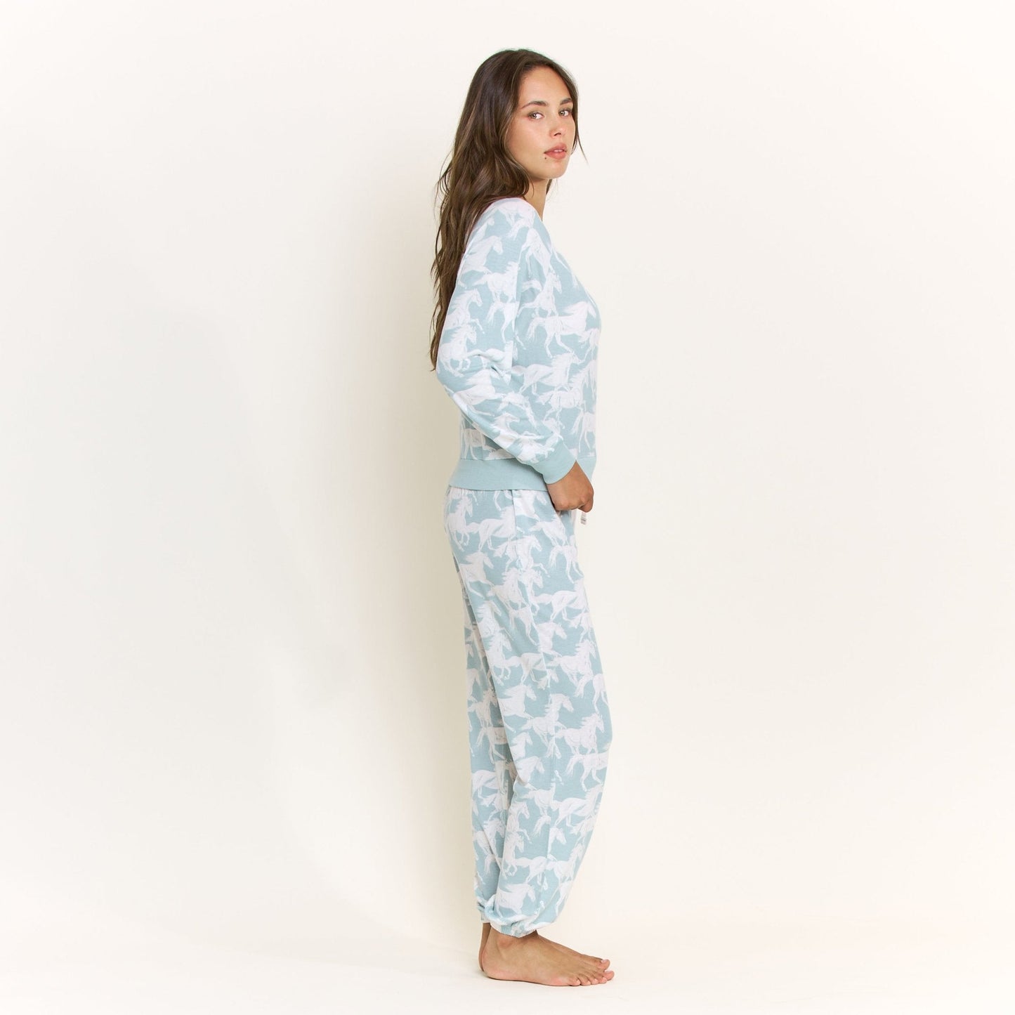 Honeydew Star Seeker Long Set in Whisper Mint Horses