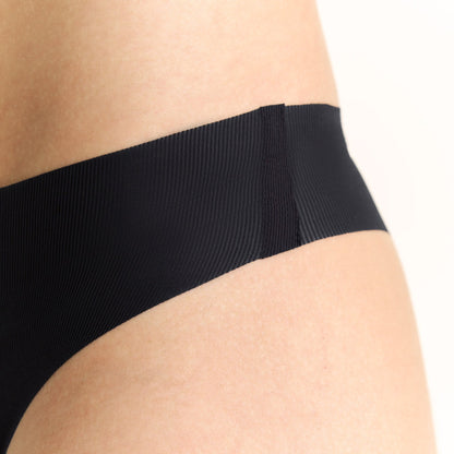 Honeydew Like Nothing Thong in Black